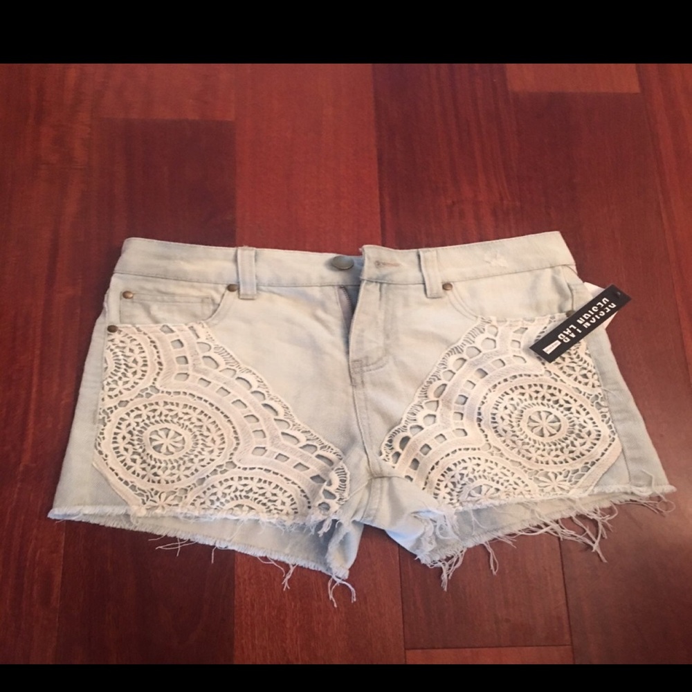 Design Lab shorts denim/crochet appliqués sz26